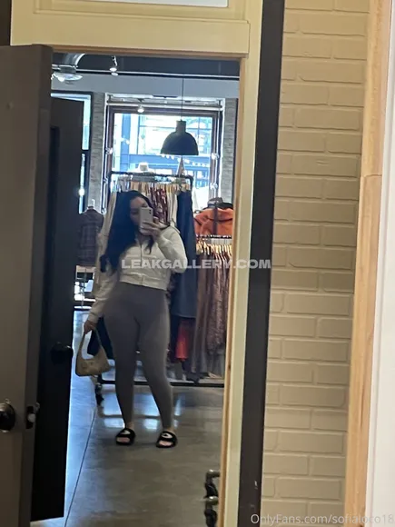 Sofialoco18 / soflocovip Exclusieve gelekte naaktcontent van OnlyFans #257703