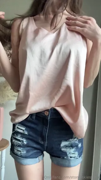 Stormiskiesvip / stormiskiesfreee Exclusive Leaked Nude Onlyfans #530575