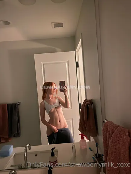 Strawberrymilk_xoxo Exclusive Leaked Nude OnlyFans #719183