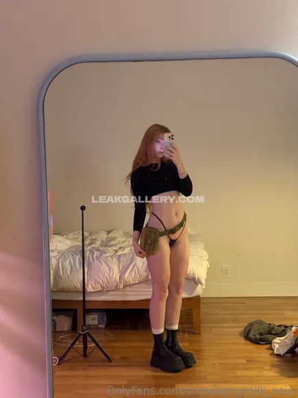 Strawberrymilk_xoxo Exclusive Leaked Nude OnlyFans #719200