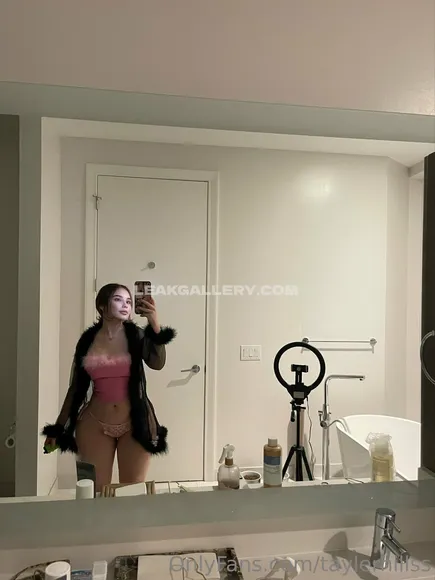 Taylerhillss Exclusive Leaked Nude Onlyfans #233105