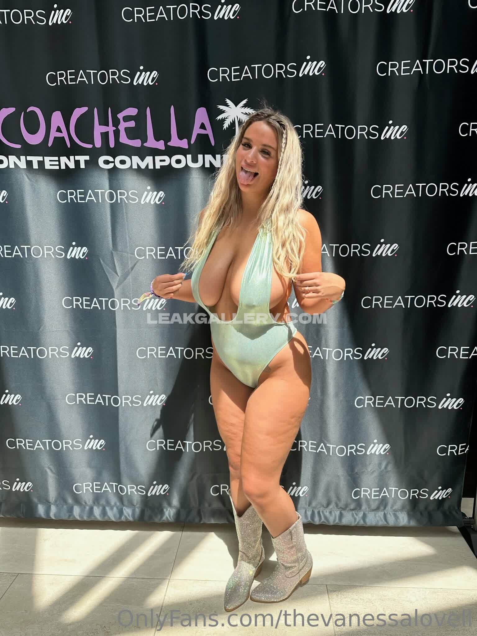 Thevanessalovell Exclusive Leaked Nude OnlyFans #1982407