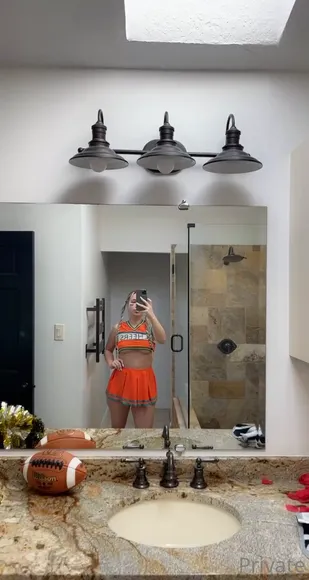 Azra_lifts Exclusive Leaked Nude Onlyfans #1010574