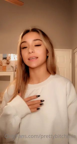 Prettybitchmia Exclusive Leaked Nude Onlyfans #1606496