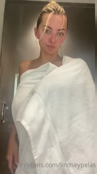 Lindseypelas Exclusive Leaked Nude Onlyfans #1792050