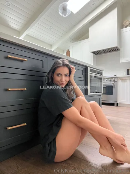 Annalouieaustin Exclusive Leaked Nude Onlyfans #1516485