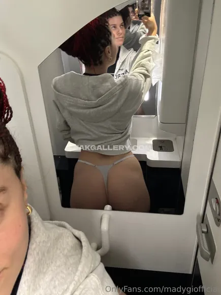 Madygiofficial / madygioofficial Exclusive Leaked Nude Onlyfans #1700404