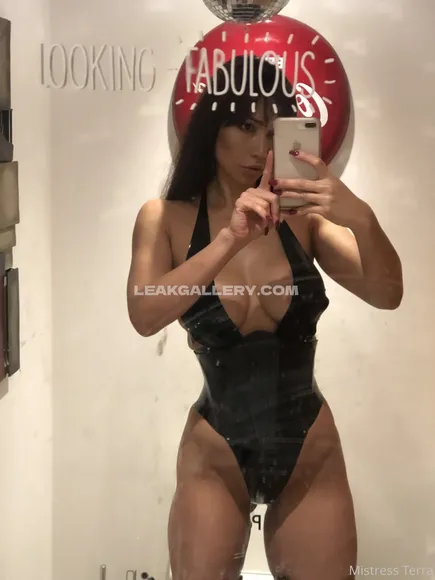 Obeymistressterra / terrahyde Exclusive Leaked Nude Onlyfans #1728202