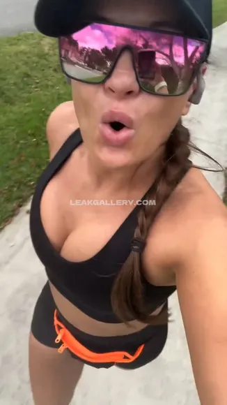 Karolinaufc Exclusive Leaked Nude Onlyfans #1189770