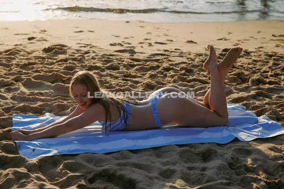 Lara6683 Exclusive Leaked Nude Onlyfans #976007