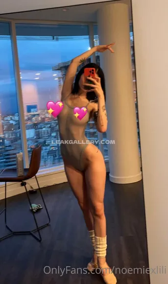 Noemiexlili / cinna.noe / cinnanoe / noemixlili Exclusive Leaked Nude Onlyfans #2900109