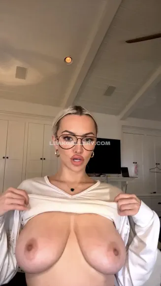 Lindseypelas Exclusive Leaked Nude Onlyfans #1796619
