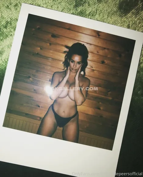 Hollyjadepeersofficial Exclusive Leaked Nude Onlyfans #2124023
