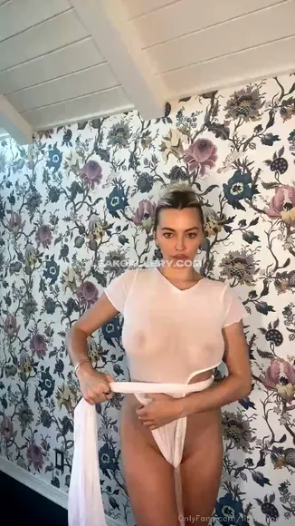 Lindseypelas Exclusive Leaked Nude Onlyfans #1795562