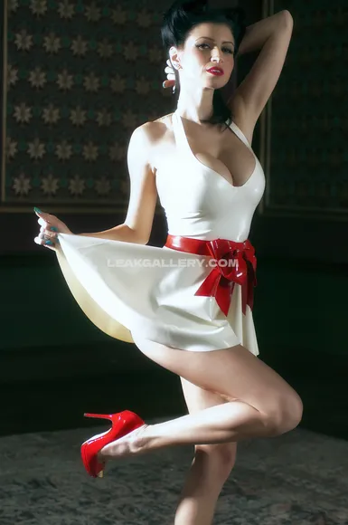 Lillyroma1982 Exclusive Leaked Nude Onlyfans #1854449
