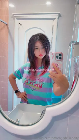 Potatogodzilla Exclusive Leaked Nude Onlyfans #1906915