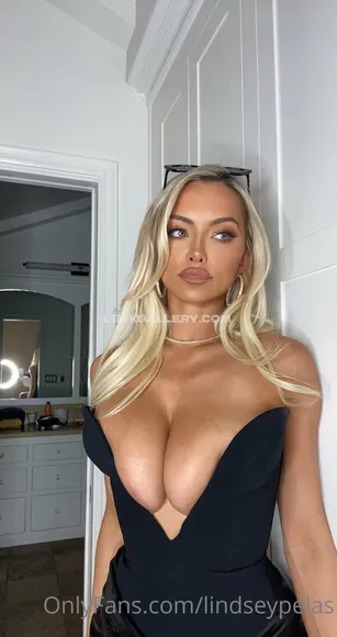 Lindseypelas Exclusive Leaked Nude Onlyfans #1797613