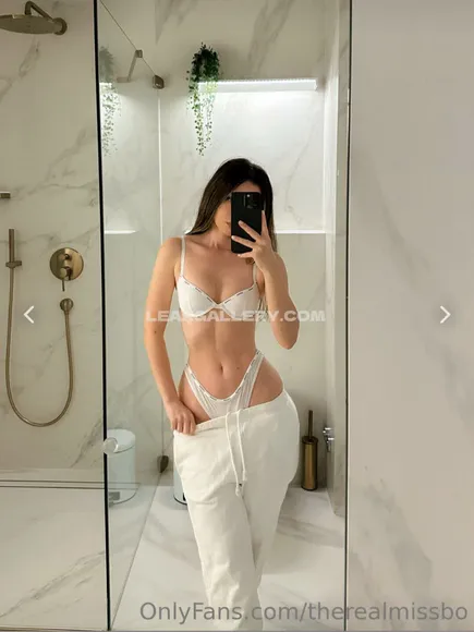 Therealmissbo Exclusive Leaked Nude Onlyfans #1128269