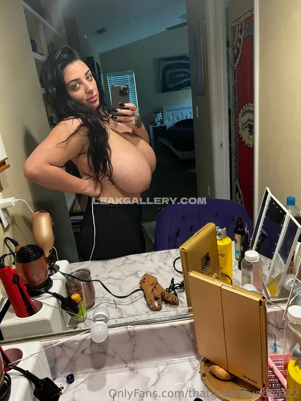 Thatgreeneyedgirl22 Exclusive Leaked Nude Onlyfans #2055140