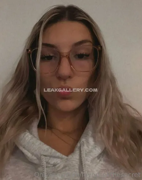 Favoritelittlesecret Exclusive Leaked Nude Onlyfans #2343433