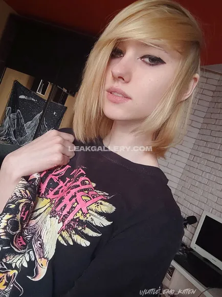 Littleemokitten Exclusive Leaked Nude Onlyfans #2170522