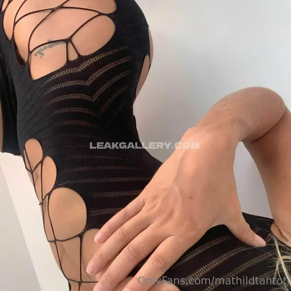 Mathildtantot / tantot twins Exclusive Leaked Nude Onlyfans #1843825