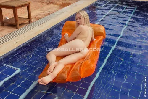 Youremmawhite Exclusive Leaked Nude Onlyfans #587118