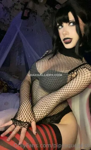 Pipssqueakss Exclusive Leaked Nude Onlyfans #966513