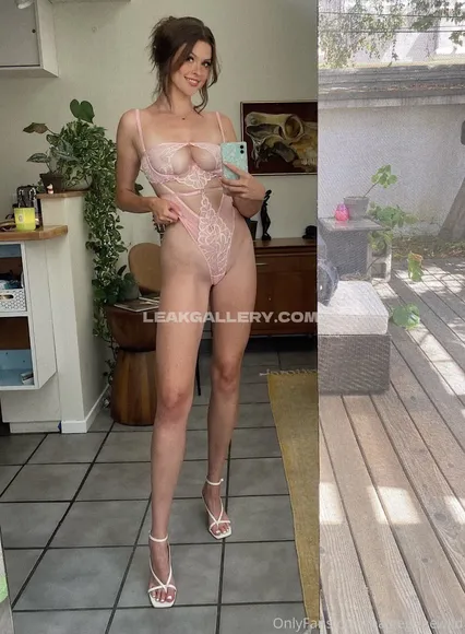 Ellyclutch Exclusive Leaked Nude Onlyfans #1819645
