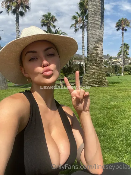 Lindseypelas Exclusive Leaked Nude Onlyfans #1792855