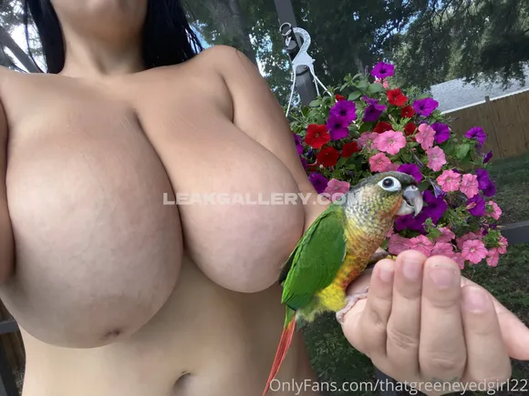 Thatgreeneyedgirl22 Exclusive Leaked Nude Onlyfans #2064199