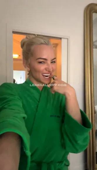 Lindseypelas Exclusive Leaked Nude Onlyfans #1799353