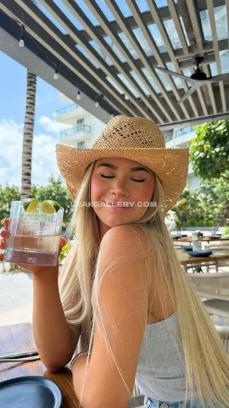 Emilyelizabeth Exclusive Leaked Nude Onlyfans #1088134