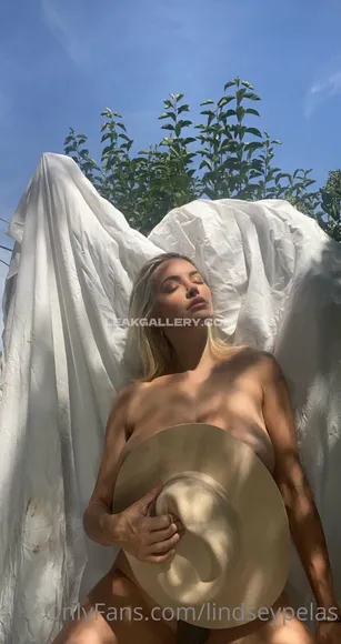 Lindseypelas Exclusive Leaked Nude Onlyfans #1793718