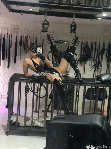 Obeymistressterra / terrahyde Exclusive Leaked Nude Onlyfans #1741866