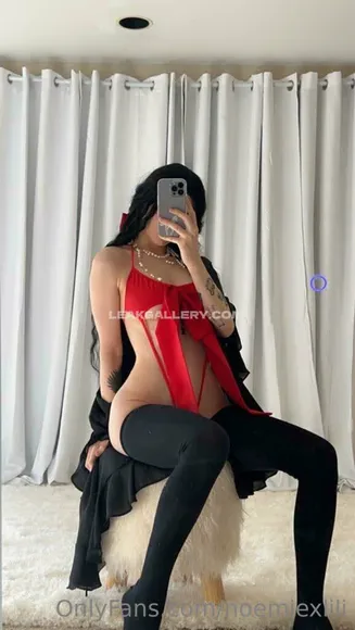 Noemiexlili / cinna.noe / cinnanoe / noemixlili Exclusive Leaked Nude Onlyfans #2135188