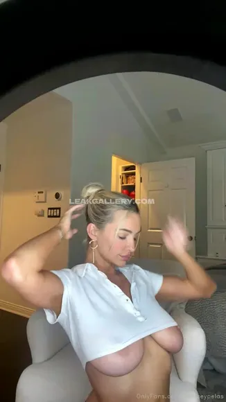 Lindseypelas Exclusive Leaked Nude Onlyfans #1802437