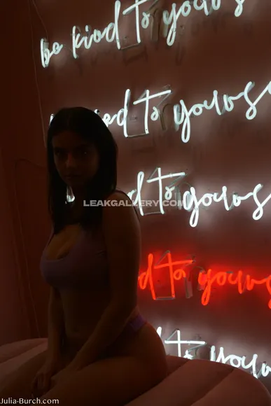 Juliaburch / juliaaburch Exclusive Leaked Nude Onlyfans #1428294