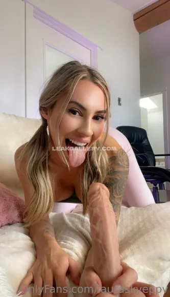 Collegehotwife / em_skye / laurainclusive / thelauraskyeofficial Exclusive Leaked Nude Onlyfans #1073353
