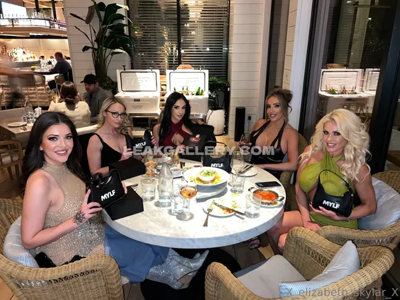 X_elizabeth_skylar_x Exclusive Leaked Nude Onlyfans #736155
