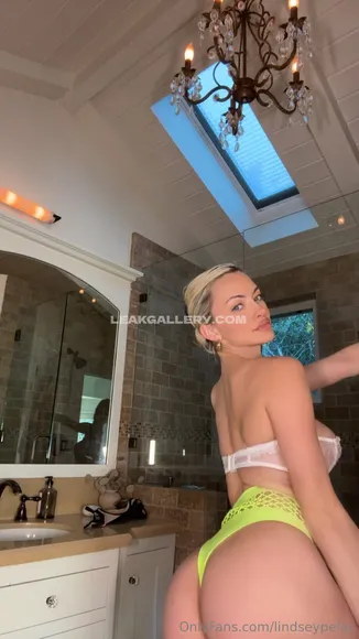 Lindseypelas Exclusive Leaked Nude Onlyfans #1791039