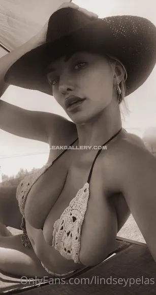 Lindseypelas Exclusive Leaked Nude Onlyfans #1799735