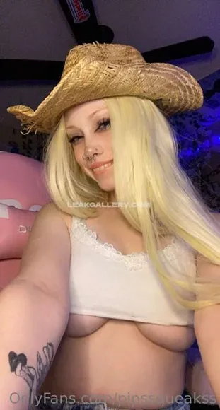 Pipssqueakss Exclusive Leaked Nude Onlyfans #952107