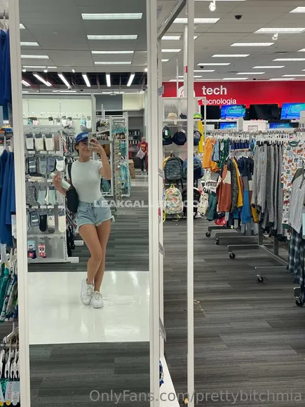 Prettybitchmia Exclusive Leaked Nude Onlyfans #1585044