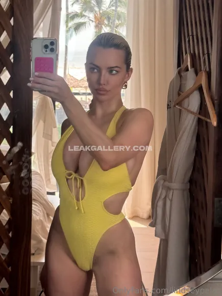 Lindseypelas Exclusive Leaked Nude Onlyfans #1802464