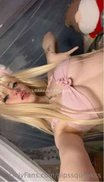 Pipssqueakss Exclusive Leaked Nude Onlyfans #963589