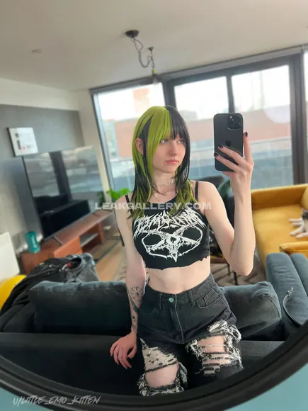 Littleemokitten Exclusive Leaked Nude Onlyfans #2164617