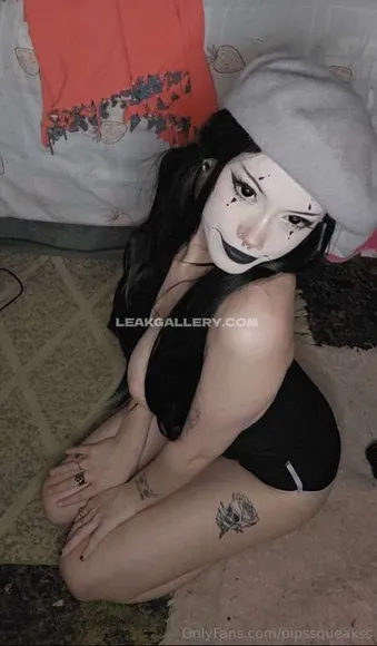 Pipssqueakss Exclusive Leaked Nude Onlyfans #954764