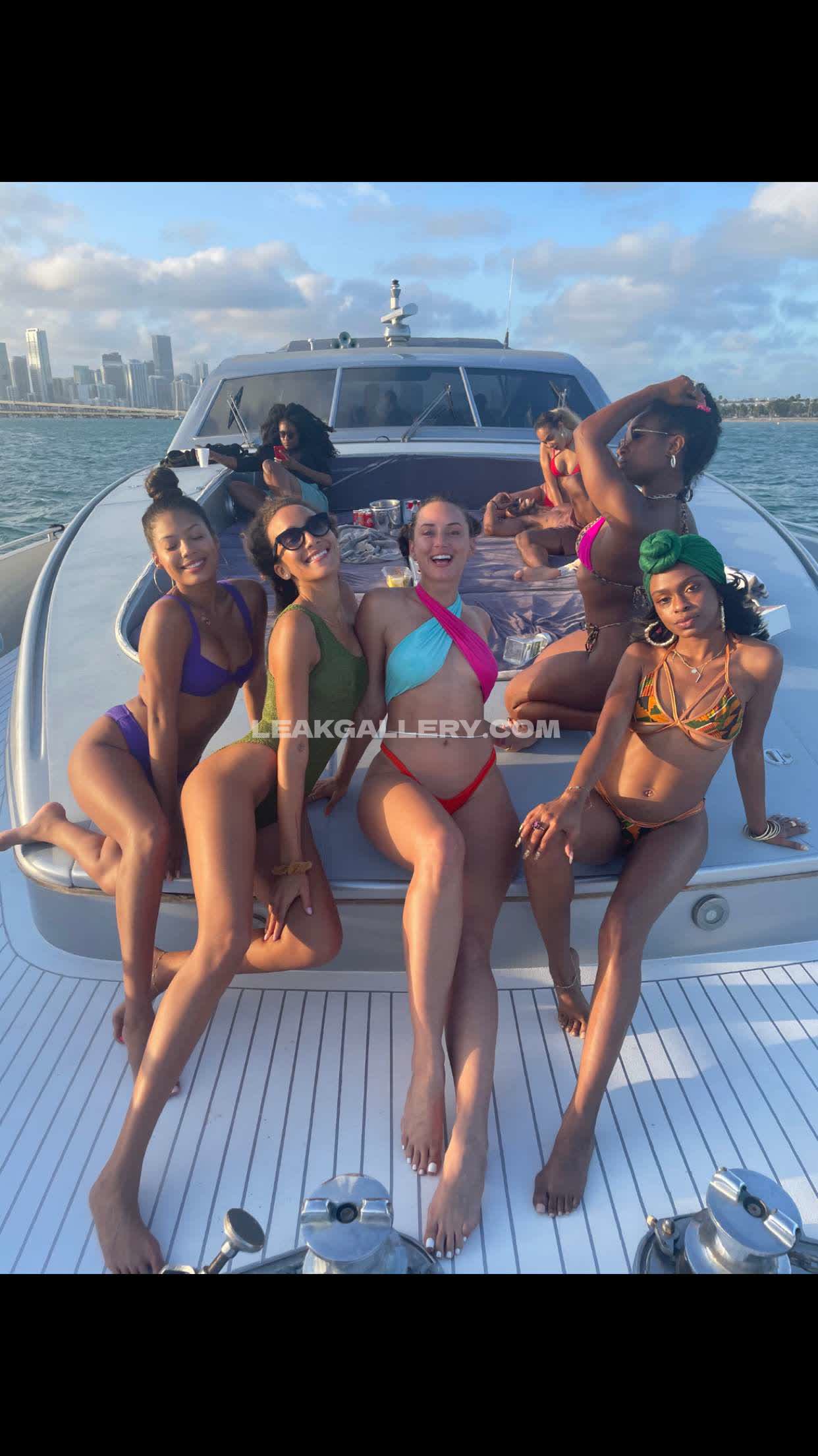 Yesjulz 独占リークされたOnlyFansヌード #942961