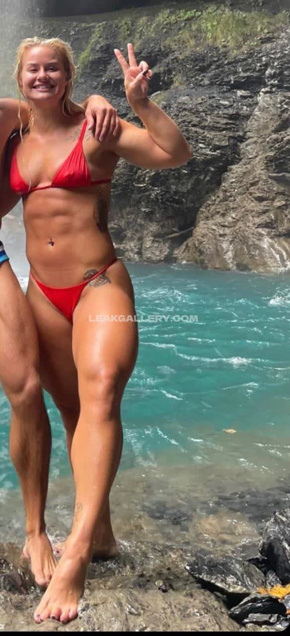 _dellespeegle_ / dellespeegle Exclusive Leaked Nude OnlyFans #3932431